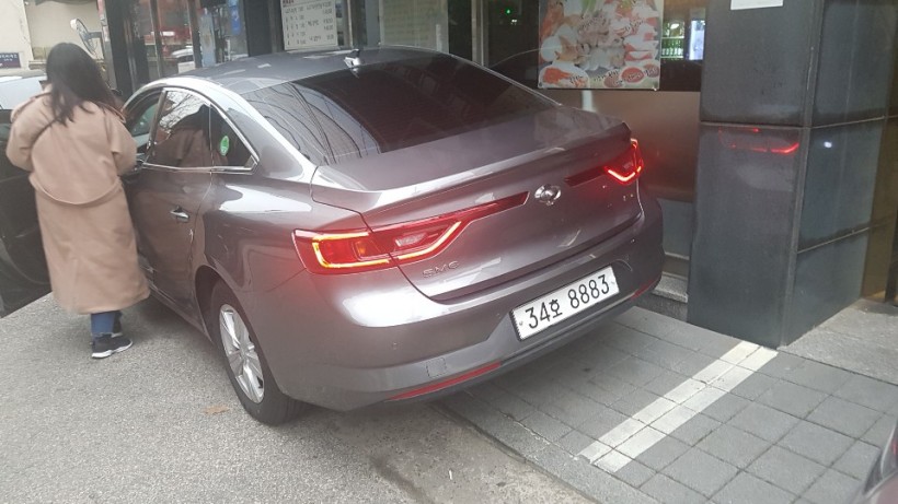 a06cfd5d3bc57e0c9cc54e2d22905898_1542871